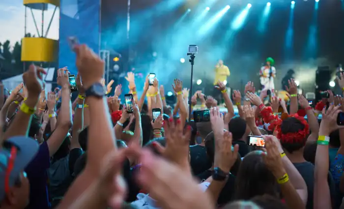 Feel the Beat: Discovering the Magic of Italy's Dance Clubs 7 Concert music festival