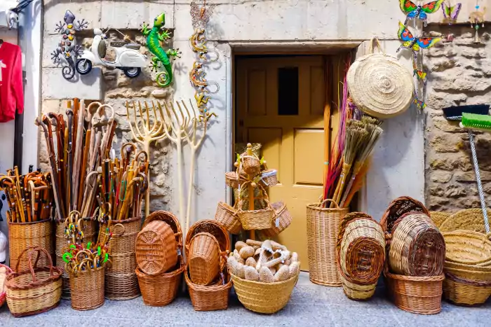 Display of baskets and sticks