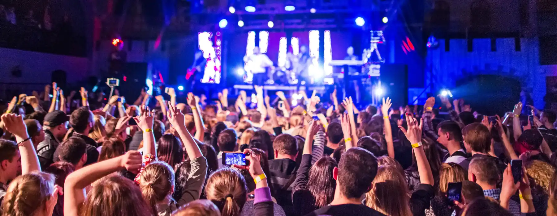 Feel the Beat: Discovering the Magic of Italy's Dance Clubs 2 Dance Clubs