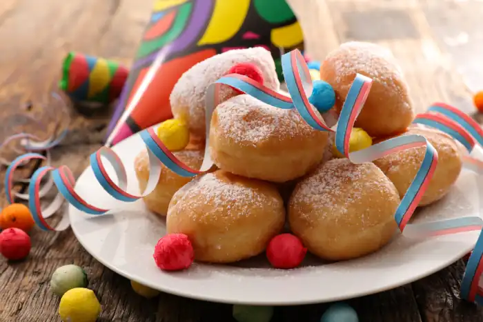 Carnevale Origins in Italy: A Traveler’s Dive into Masks, Costumes, Fritelle, and Wine 9 Bomboloni carnival pastry